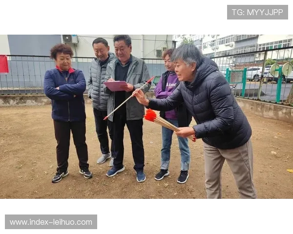 社区健身路径投入使用，老年人锻炼热情高涨